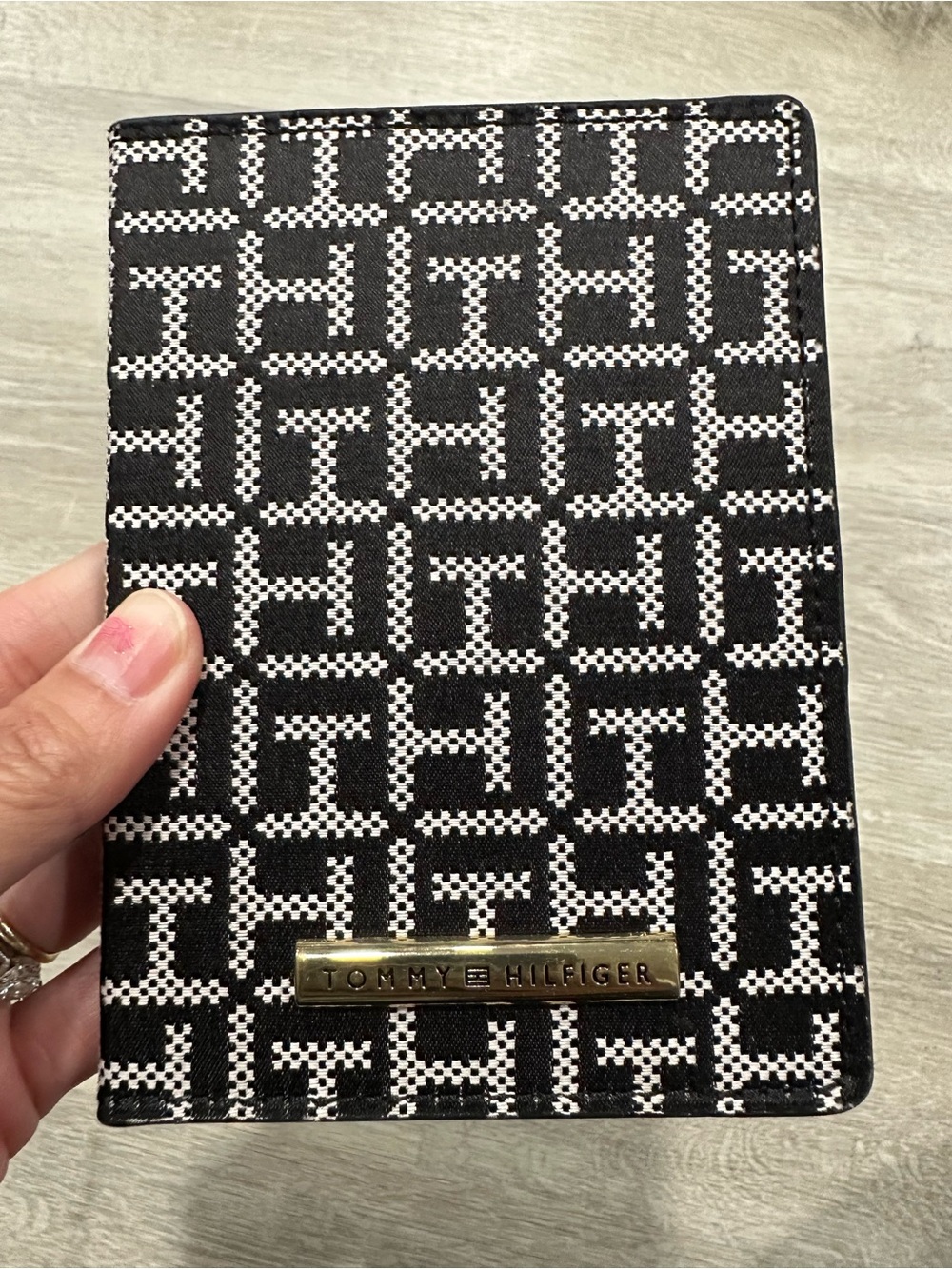 CH183 Tommy Hilfiger Canvas Passport Holder Wallet TH Logo
